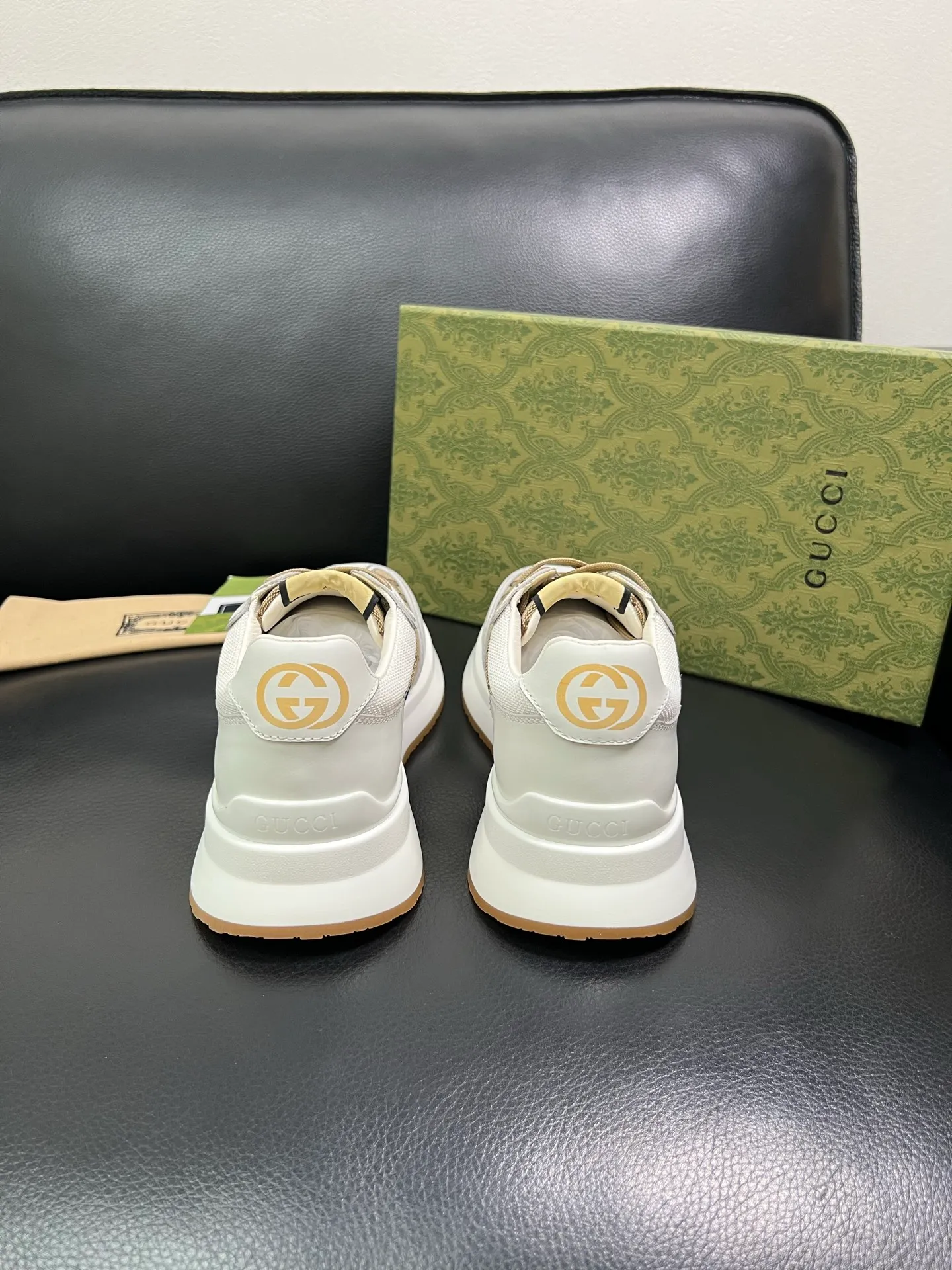 Men's shoes 💰800 Gucci top purchasing Gucci counter new model, original factory configuration of imported cowhide from Italy with printed cloth fabric, imported cowhide lining, breathable and comfortable, sole: original factory special sole is super comfortable, original factory and single goods are high quality, welcome to compare, code number 38-44 (customized 45 46) 85865